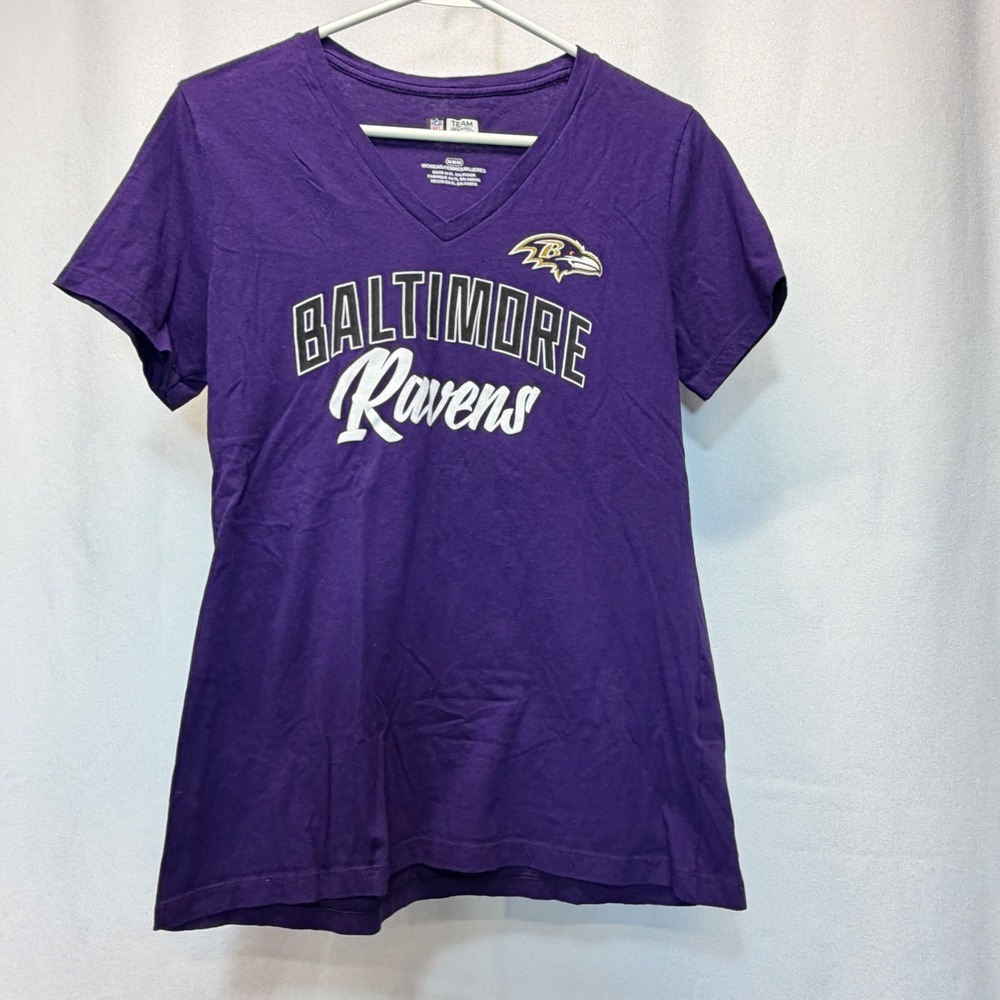 Baltimore Ravens NFL Team Apparel T-Shirt Womens Medium Purple V-Neck Tee NFL